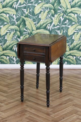 Table de nuit vide-poche