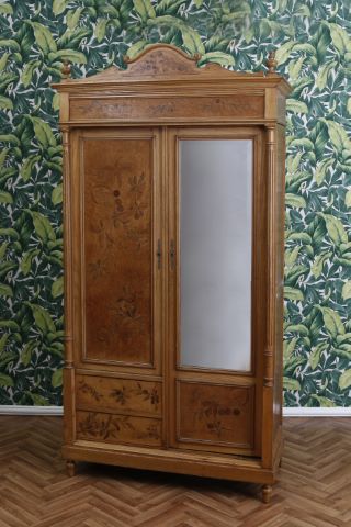 Émile Gallé (1846-1904) Armoire de chambre...