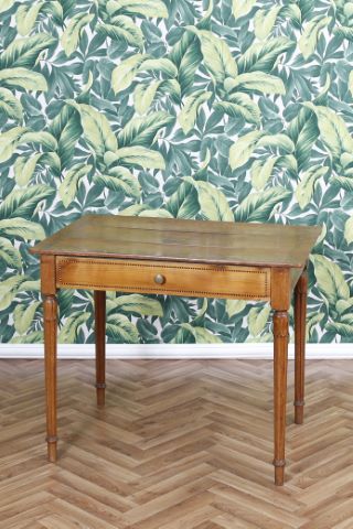 Petite table de milieu