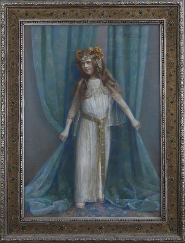 Portrait de Mademoiselle Salles, petite-fille de Gustave Eiffel en orientale