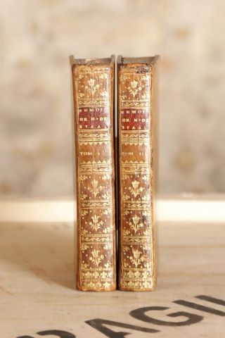 Mémoires de Madame de Staal écrits par elle-même.
