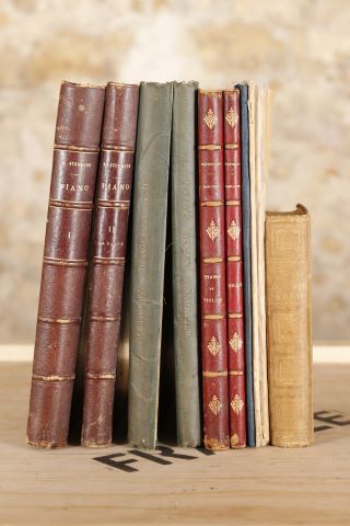 Ensemble de 10 volumes dont :