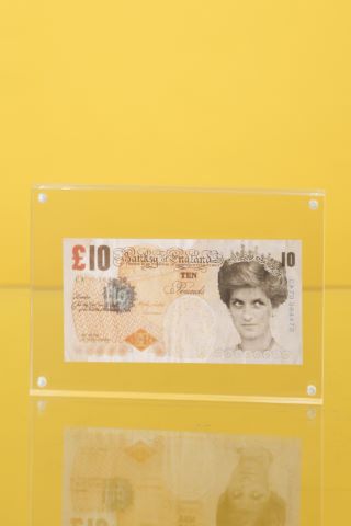 Difaced tenner
