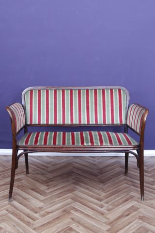 Mobilier de salon comprenant :