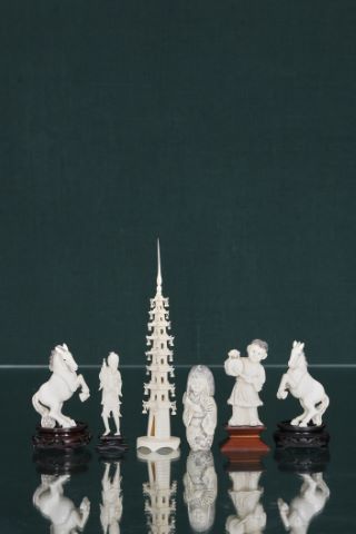 Ensemble en ivoire sculpté