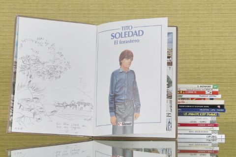 17 albums dédicacés