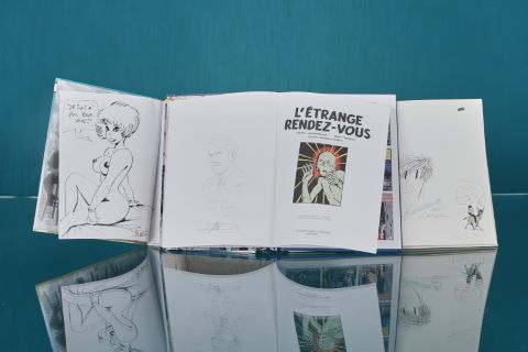 3 albums dédicacés avec dessins