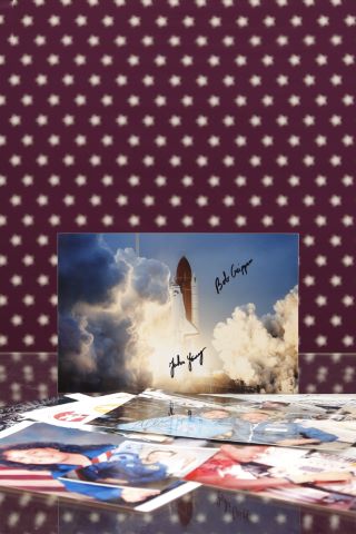 Ensemble de 16 photographies d’astronautes signées