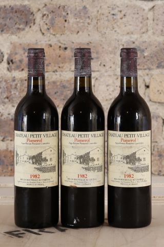 Château Petit Village, Pomerol 3 bouteilles