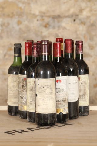 Ensemble de 12 bouteilles comprenant :