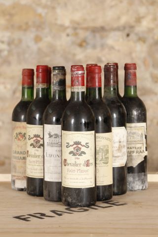 Ensemble de 12 bouteilles comprenant :