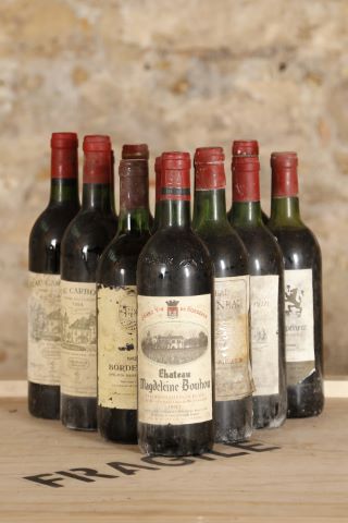 Ensemble de 12 bouteilles comprenant :