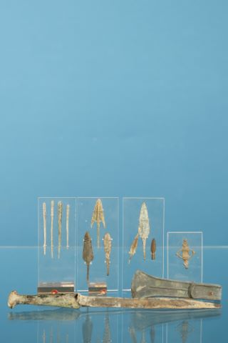 Ensemble de 13 pièces en bronze dont :