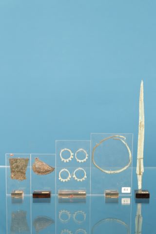 Ensemble de 8 pièces en bronze dont :