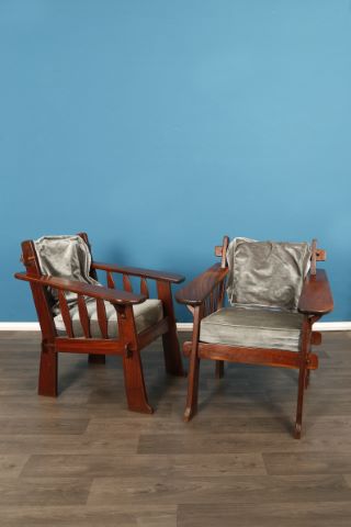 Paire de fauteuils à armature