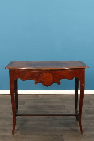 Console d'entre-deux de forme mouvementée