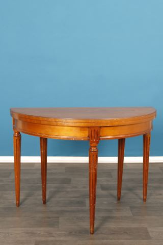 Table à jeux de forme demi-lune