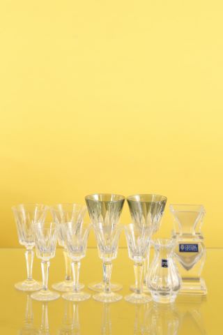 Ensemble en cristal comprenant :