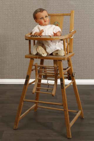 Chaise haute de bébé