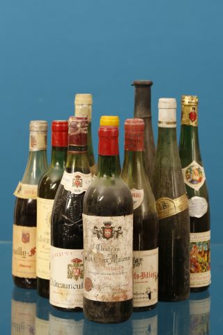 Ensemble de 37 bouteilles :