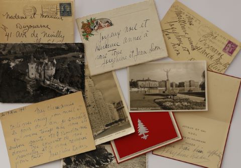 Ensemble de cartes postales et cartes de voeux autographes de…