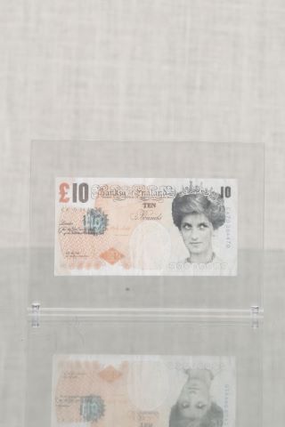 Di-faced Tenner