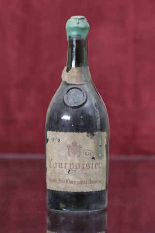 Cognac Grande Fine Champagne Napoléon Courvoisier...