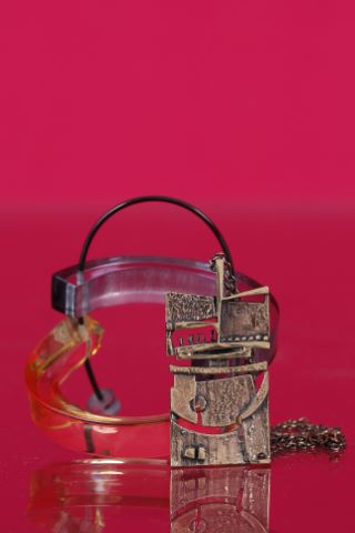 Colllier pendentif moderniste