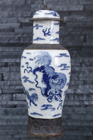 Haut vase balustre couvert