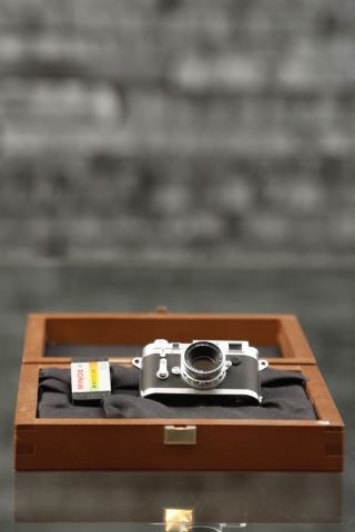 Petit appareil photo numérique M3-E09252