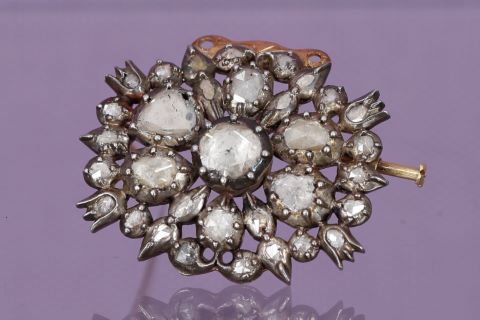 Broche