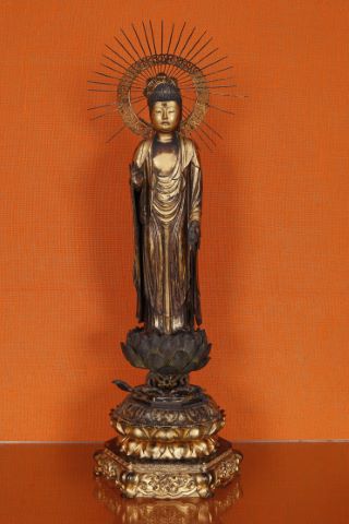 Japon Buddha Amida Nyoraï debout sur un haut...