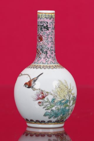 Chine Vase boule à long col
