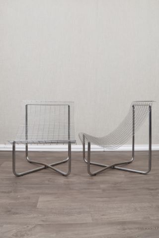 Paire de fauteuils bas