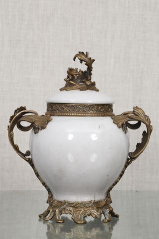 Vase monté