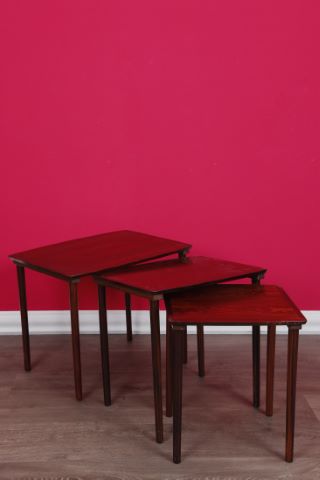Travail danois 3 tables gigognes