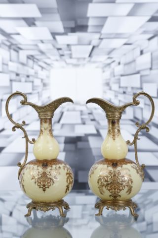 Paire d’aiguières
