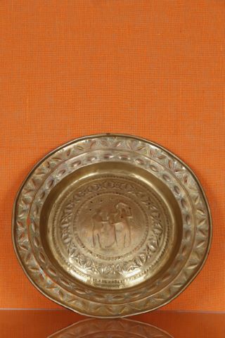 Plat à offrande avec Adam et Eve
