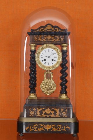 Pendule à colonnes torse