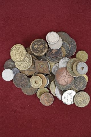 Lot de 11 jetons de Nuremberg + 39 jetons divers…