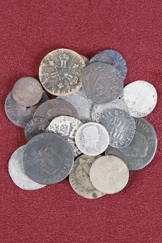 Lot de 20 monnaies diverses à identifier