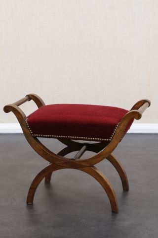 Tabouret curule