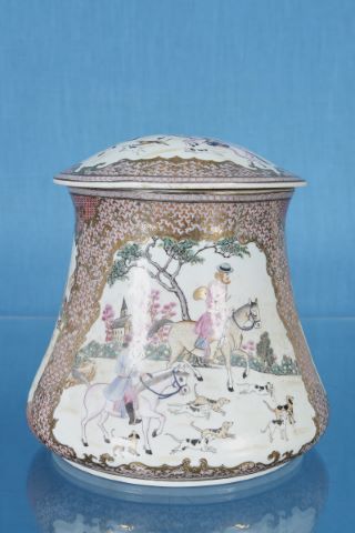 Dans le goût de la Compagnie des Indes Vase...