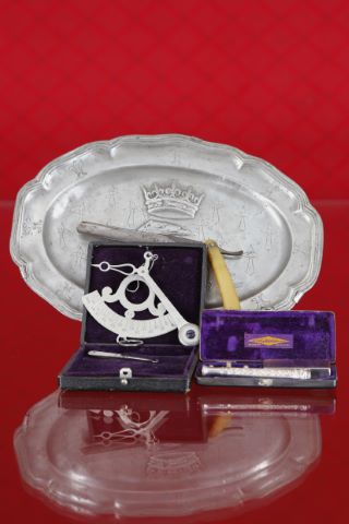 4 objets de curiosité de vitrine