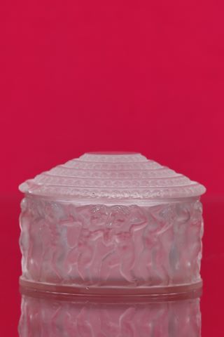 Lalique France Boîte ronde couverte