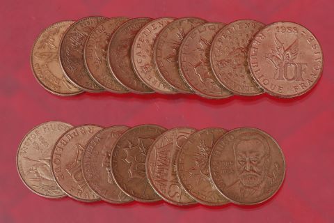 Ensemble de 16 pièces commémoratives de 10 francs