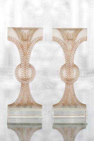 René Lalique (1860-1945) Paire de chandeliers...