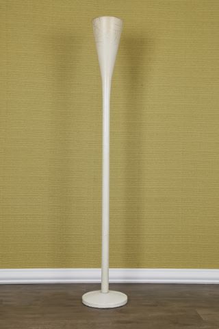 Lampadaire inspiré du modèle Luminator