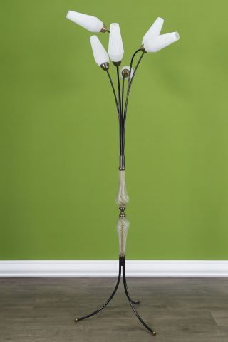 Lampadaire tripode à six bras de lumière