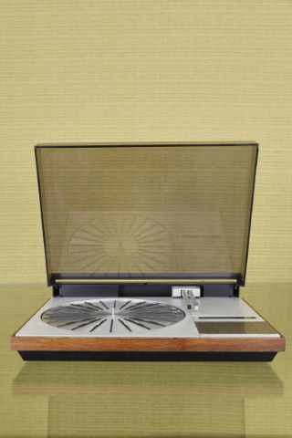 Platine vinyle modèle Béogram 4002